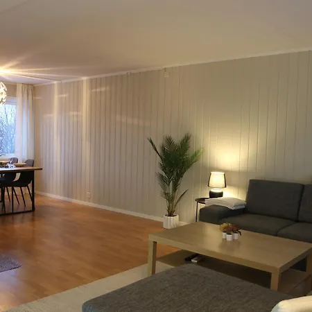 Cozy House In - Near Center, Ideal For Families & Groups Holiday home Tromso