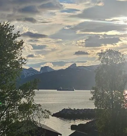 Cozy House In - Near Center, Ideal For Families & Groups * Tromsø