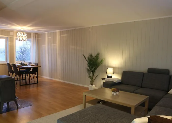 Koselig Hus Med Sentral Beliggenhet I Tromso Tatil Evi Tromsø