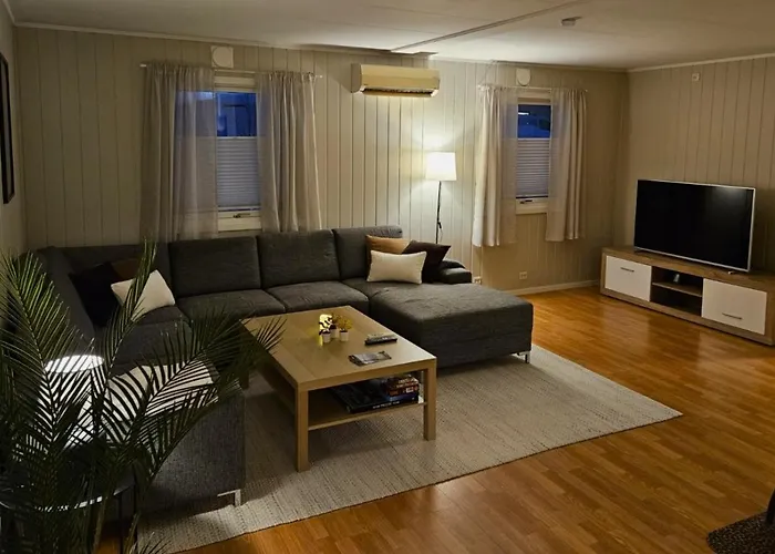 Koselig Hus Med Sentral Beliggenhet I Tromso Tatil Evi *